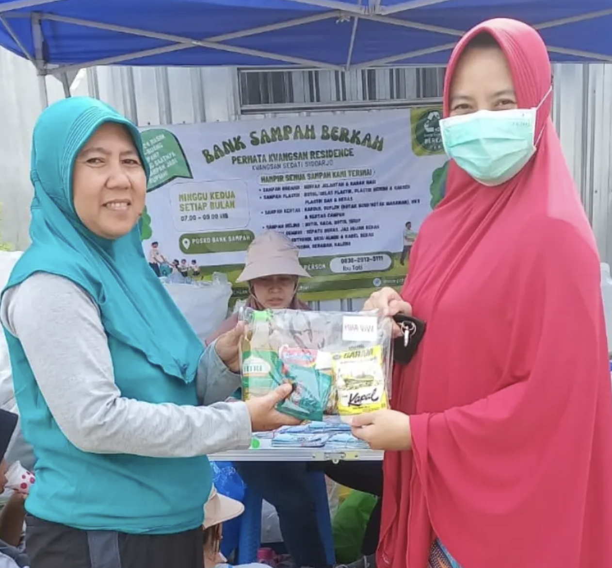 Proses setoran sampah ke bank sampah